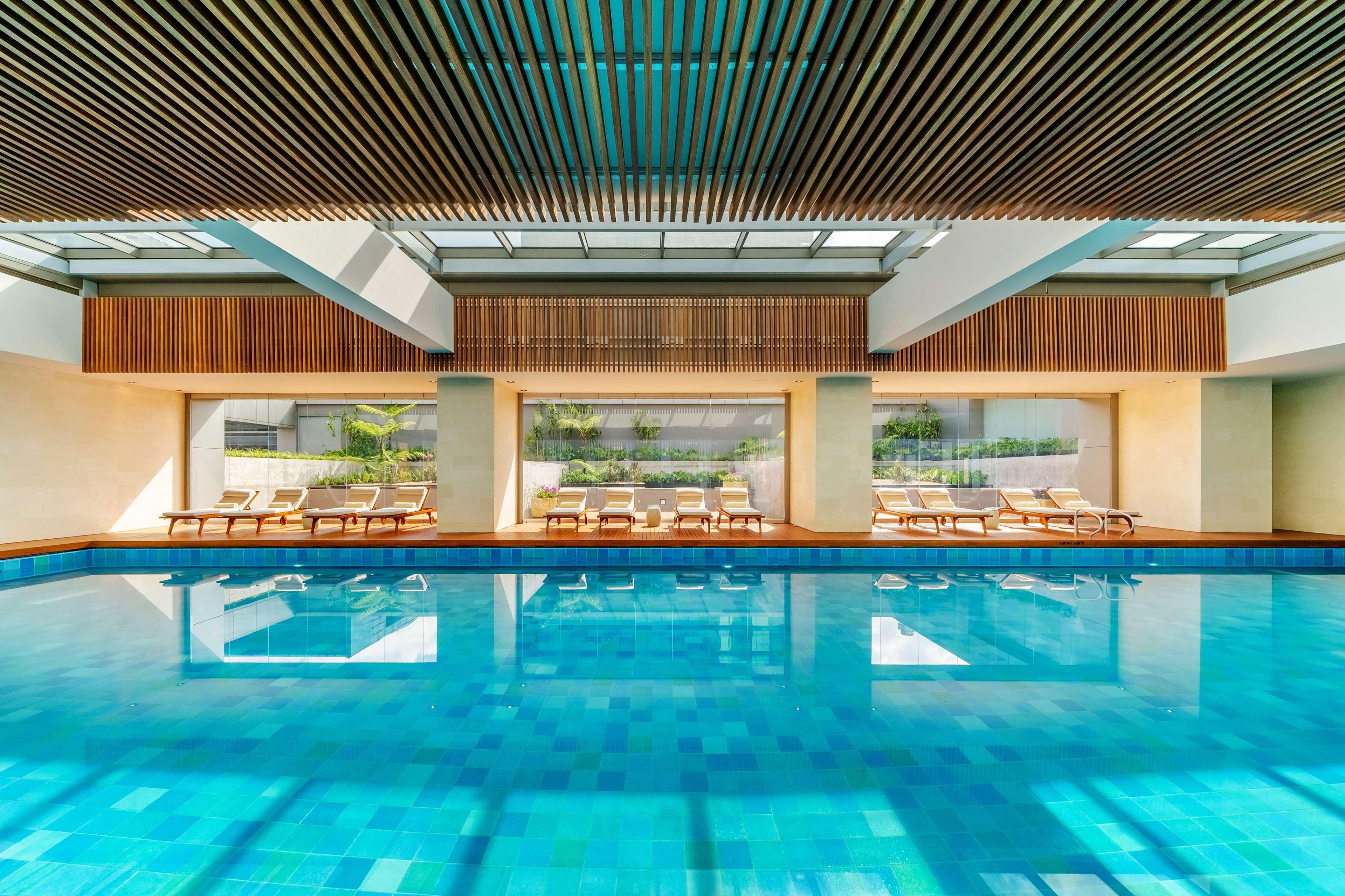 Hotel Grand Hyatt Bogotá Exteriér fotografie The swimming pool at the Westin