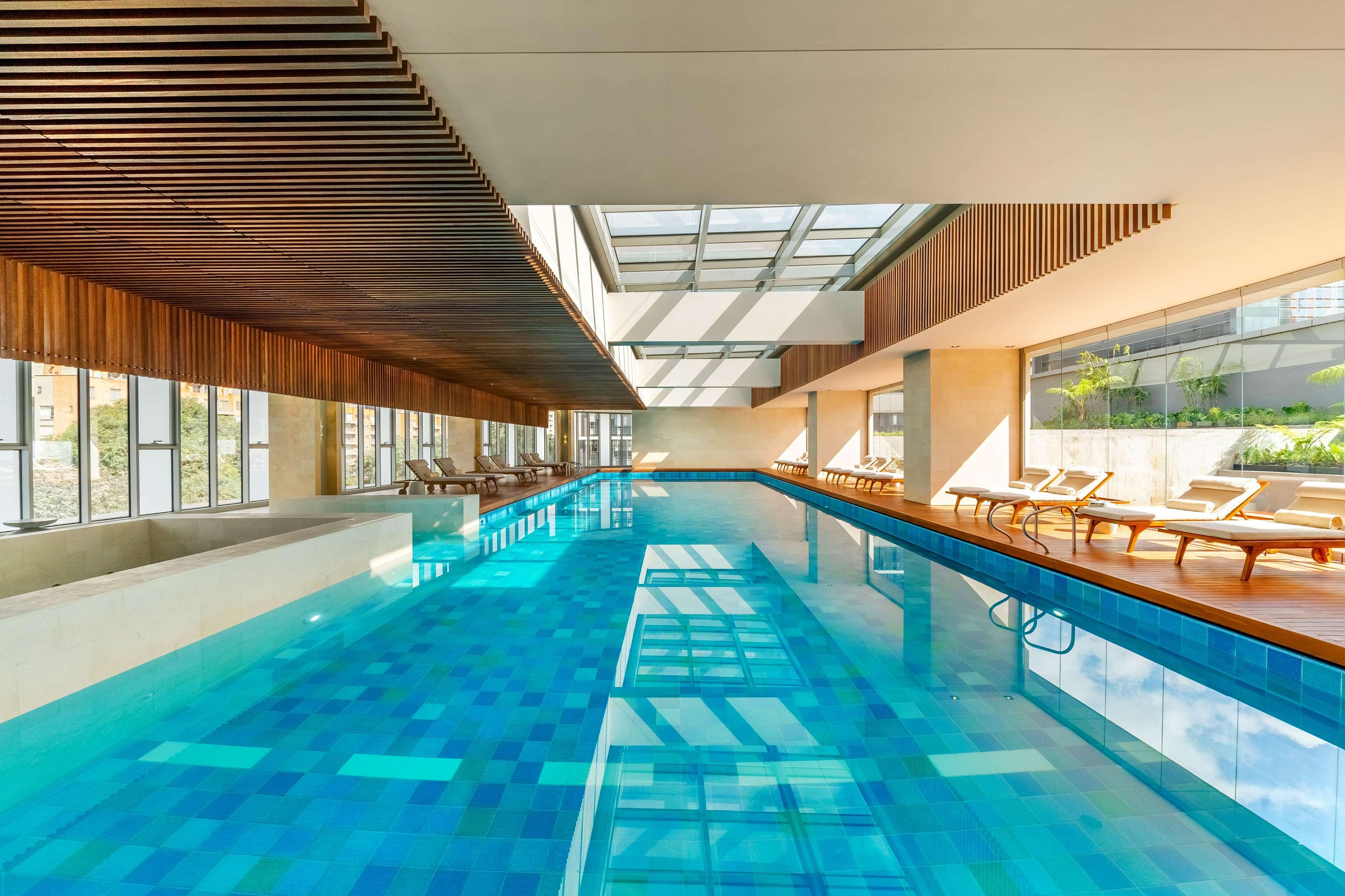 Hotel Grand Hyatt Bogotá Exteriér fotografie The swimming pool at the hotel
