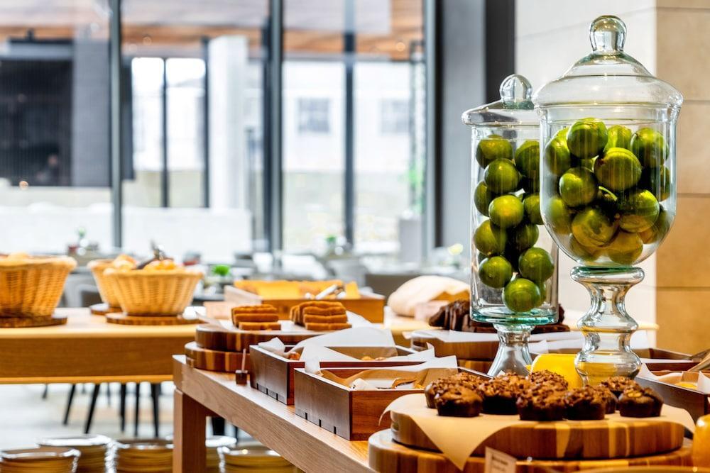 Hotel Grand Hyatt Bogotá Exteriér fotografie A buffet at a hotel