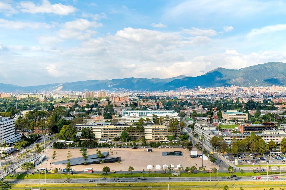 Hotel Grand Hyatt Bogotá Exteriér fotografie View of the campus